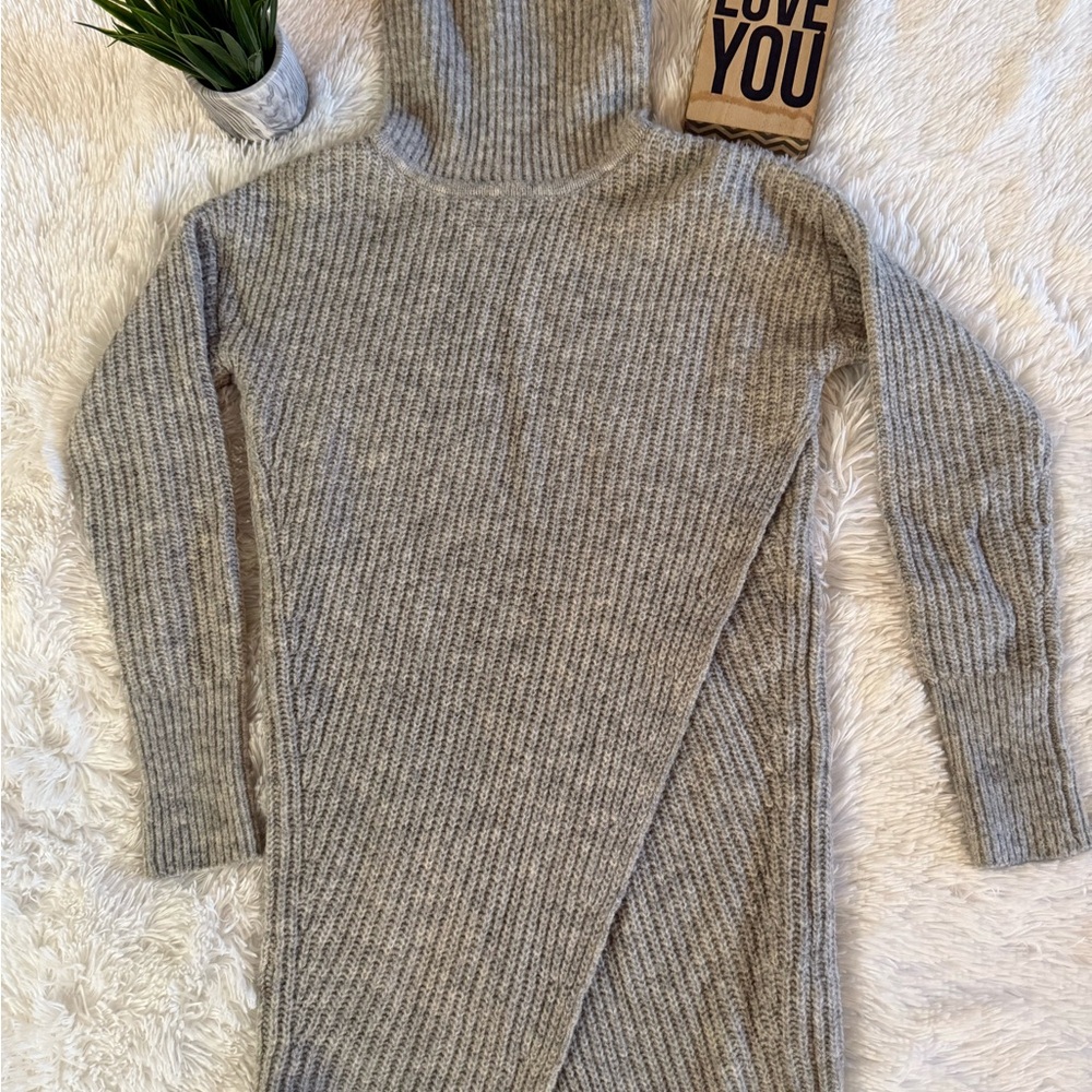 Banana Republic Gray Turtleneck Asymmetrical Sweater - Picture 3 of 12